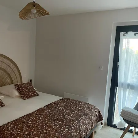 2 Rdc Avec Extérieur Apartamento